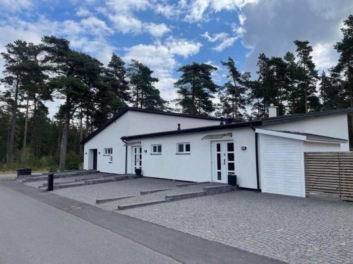 Nyrenoverad Lagenhet Ahus Exterior photo